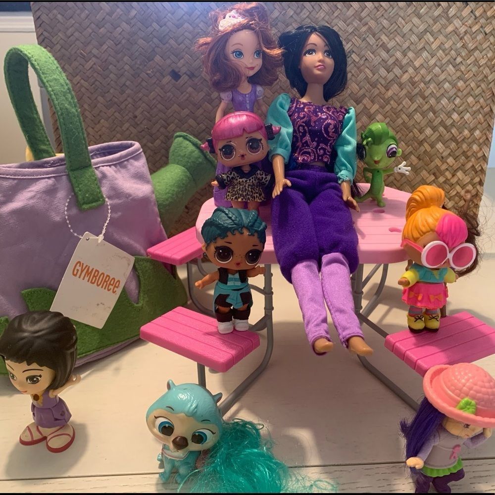 Misc little girl toys 🧸 🎀🛍🎁🌻💕